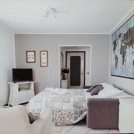 Il Sole, Grande Appartamento In Collina Брунате Екстериор снимка