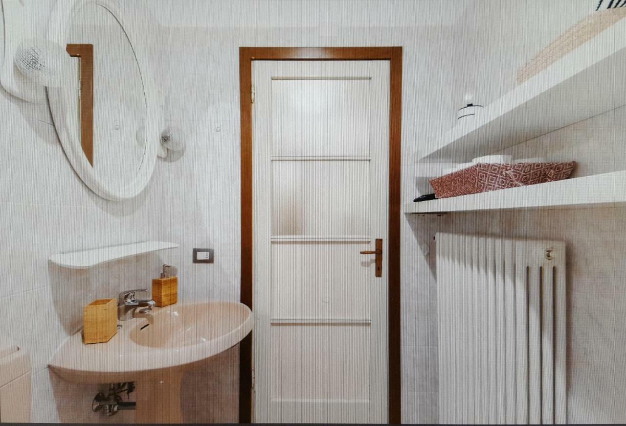 Il Sole, Grande Appartamento In Collina Брунате Екстериор снимка